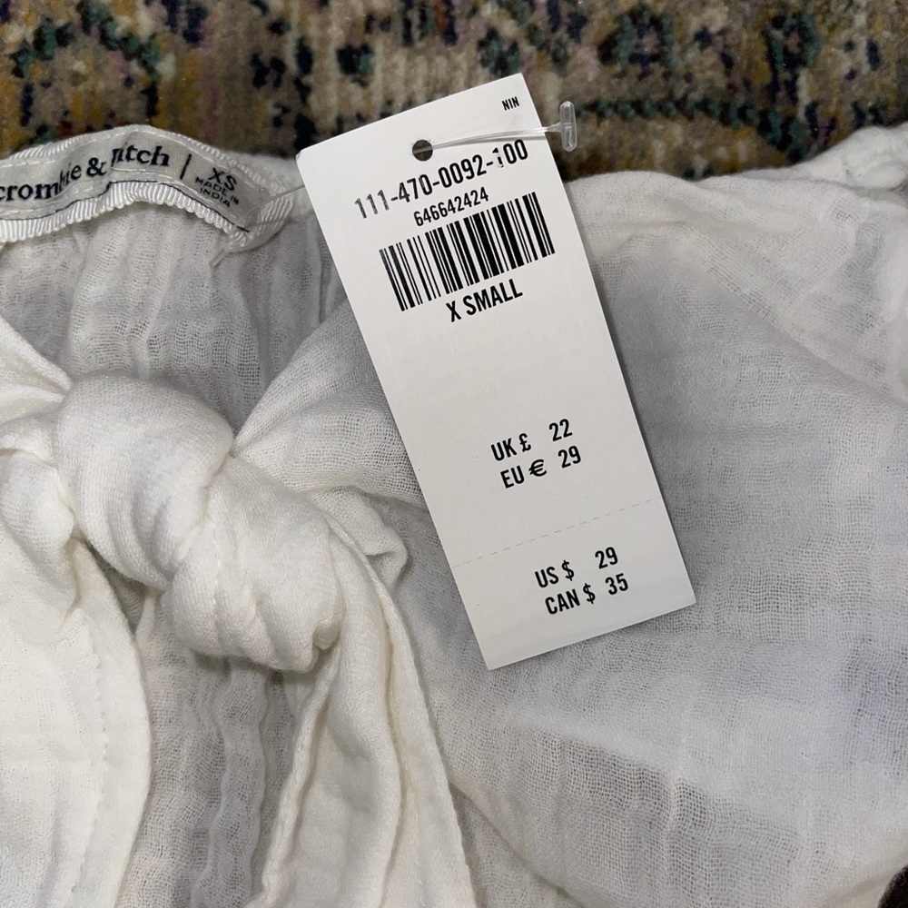 NEW Abercrombie & Fitch Cropped Long Sleeve - Picture 2 of 2